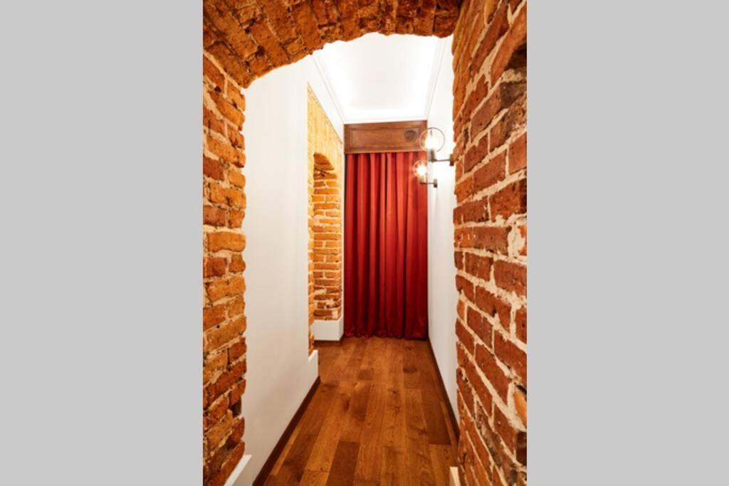Househost Ii: Studencka Street Leilighet *