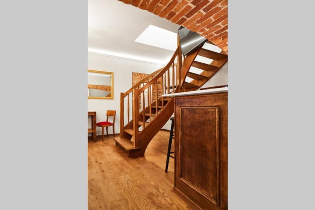 Househost Ii: Studencka Street Apartament Kraków